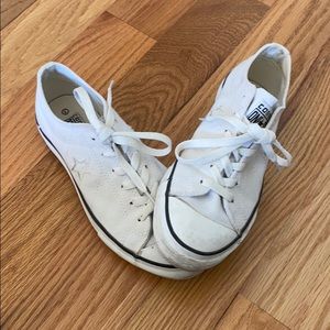Great condition white converse sneakers